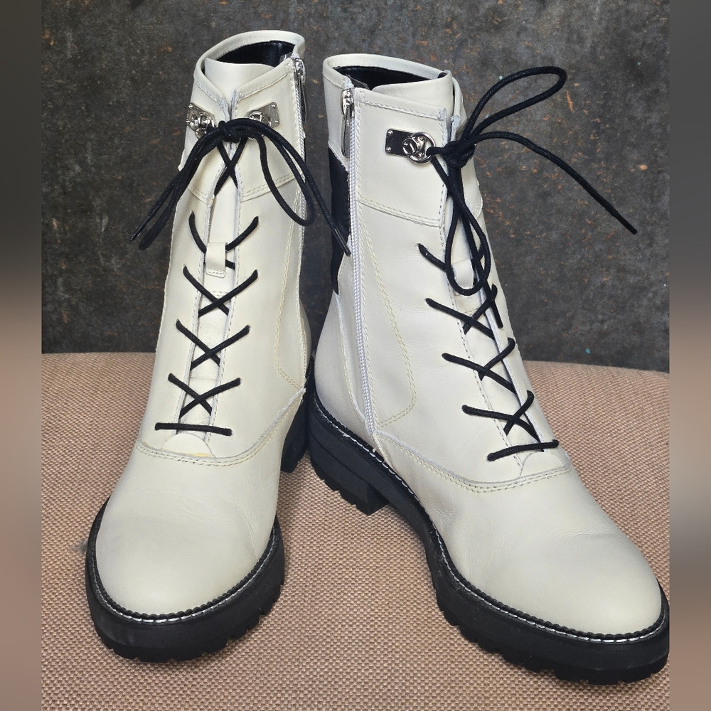 NWOT FRANCO SARTO WHITE WOMEN'S ROSY BOOTIE